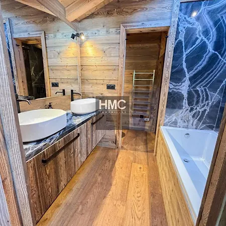 Colchiques Aux Pieds Des Pistes Sauna